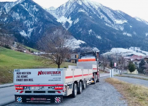 Sattelauflieger Tieflader – gelenkt